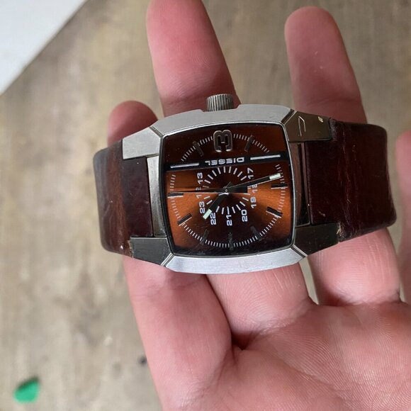 Vintage Stainless Steel Diesel Watch Water Resistant 330m Brown Watch - Picture 8 of 8